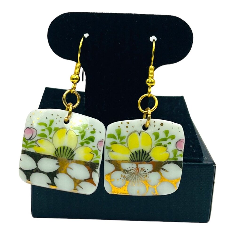 Handcrafted Earrings Made from Shattered Vintage English Fine Bone China Teacup - Picture 3 of 10